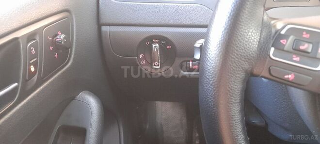Volkswagen Jetta 2011, 163,348 km - 2.5 l - Bakı