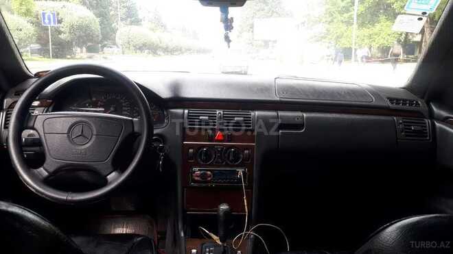 Mercedes E 230 1996, 550,000 km - 2.3 l - Bakı