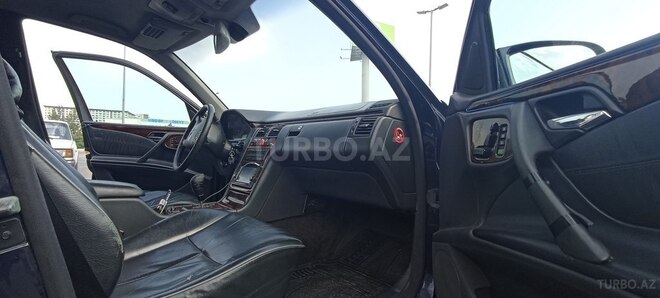 Mercedes E 240 2000, 380,000 km - 2.6 l - Bakı