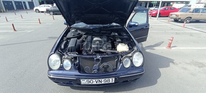 Mercedes E 240 2000, 380,000 km - 2.6 l - Bakı