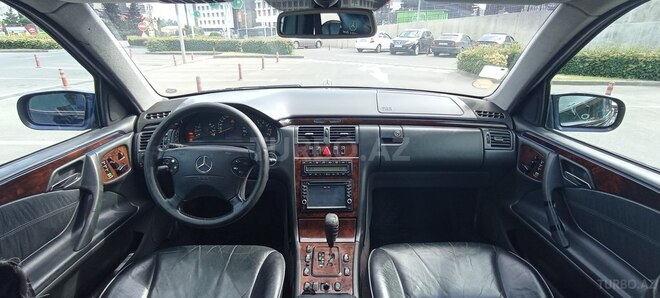 Mercedes E 240 2000, 380,000 km - 2.6 l - Bakı
