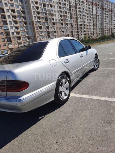 Mercedes E 220 2000, 268,000 km - 2.2 l - Bakı