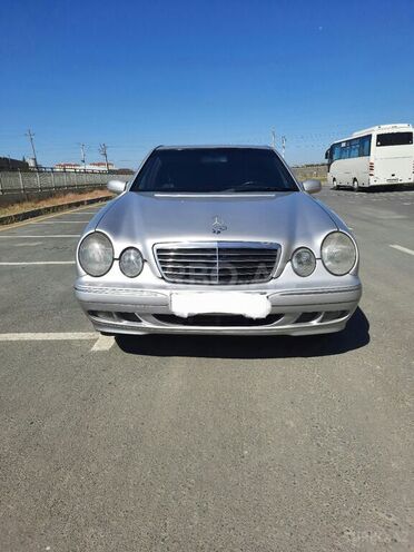 Mercedes E 220 2000, 268,000 km - 2.2 l - Bakı