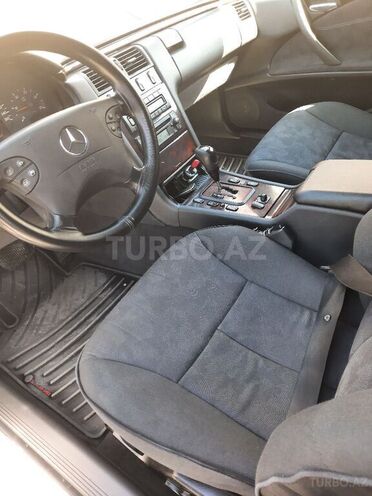 Mercedes E 220 2000, 268,000 km - 2.2 l - Bakı