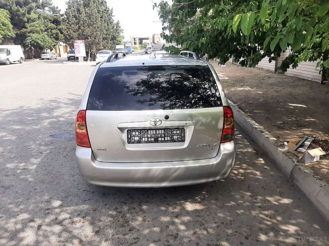 Toyota Corolla 2006, 260,000 km - 1.4 л - Bakı