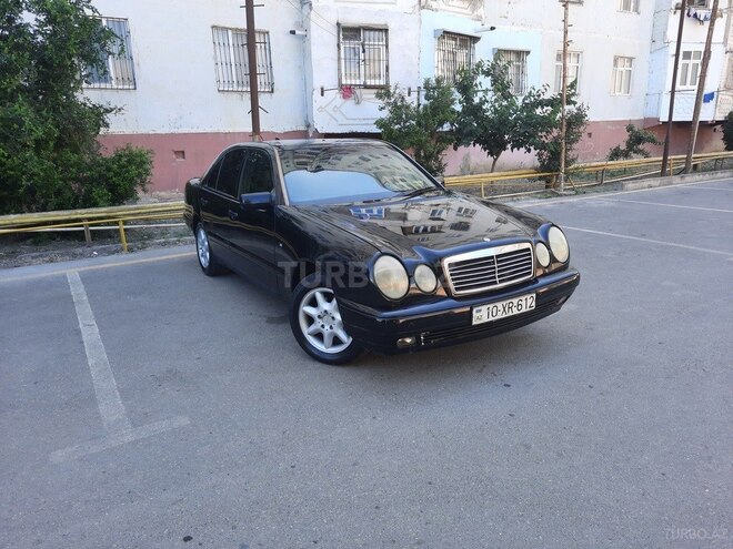 Mercedes E 220 1996, 322,000 km - 2.2 l - Sumqayıt