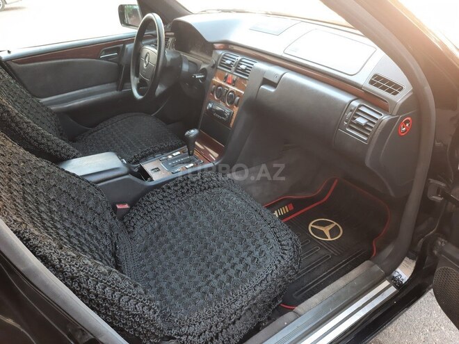 Mercedes E 220 1996, 322,000 km - 2.2 l - Sumqayıt