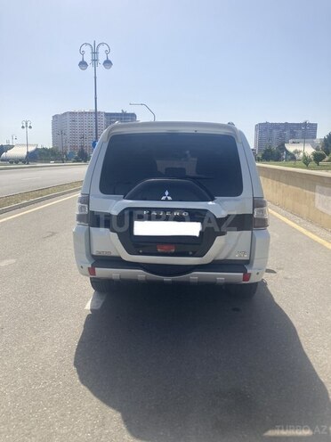 Mitsubishi Pajero 2010, 219,800 km - 3.5 l - Bakı