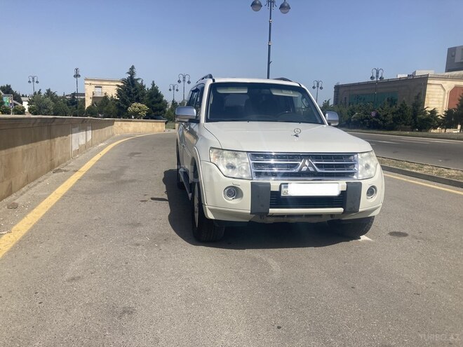 Mitsubishi Pajero 2010, 219,800 km - 3.5 l - Bakı