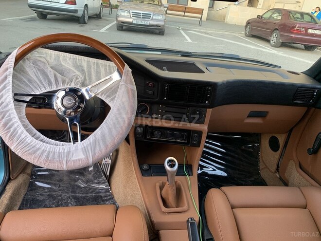 BMW 525 1982, 180,000 km - 2.5 l - Bakı