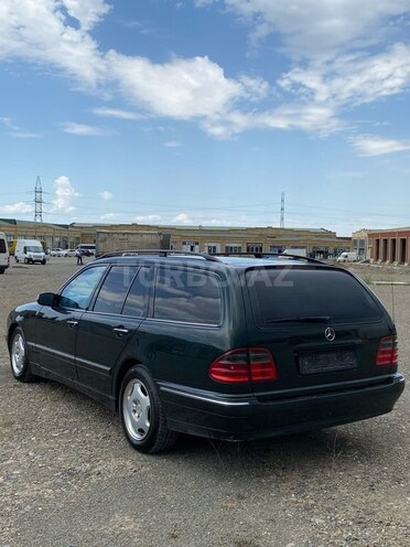 Mercedes E 240 1999, 238,000 km - 2.4 l - Gəncə