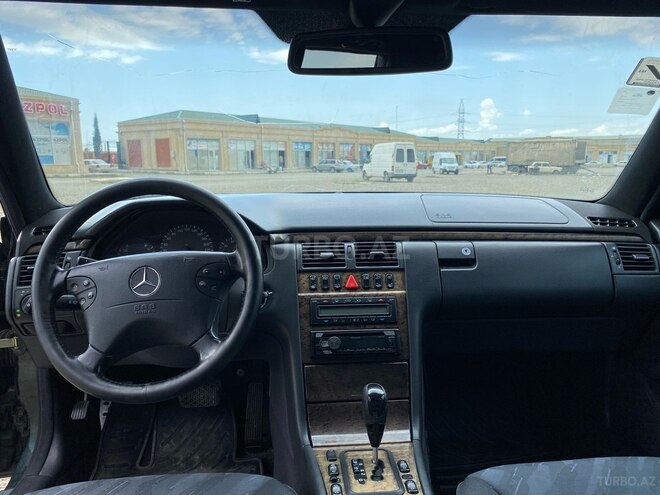 Mercedes E 240 1999, 238,000 km - 2.4 l - Gəncə