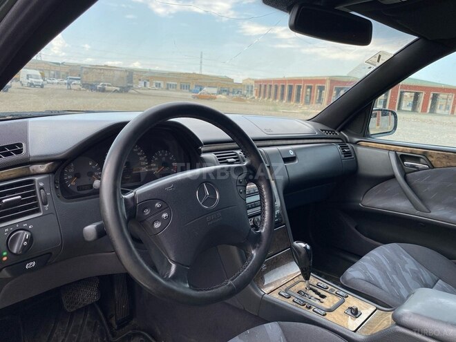 Mercedes E 240 1999, 238,000 km - 2.4 l - Gəncə