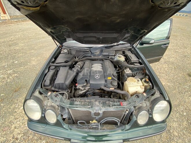 Mercedes E 240 1999, 238,000 km - 2.4 l - Gəncə