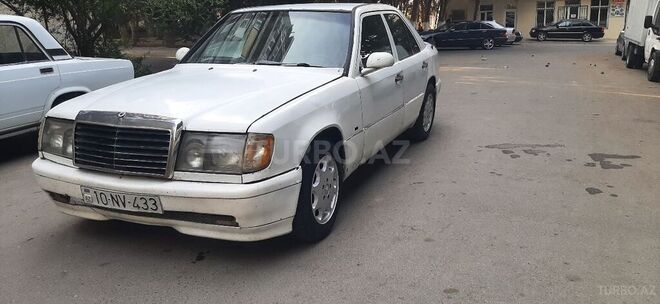 Mercedes E 250 1986, 135,800 km - 2.5 l - Bakı