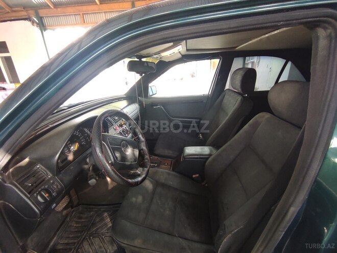 Mercedes C 220 1995, 686,825 km - 2.2 l - Beyləqan