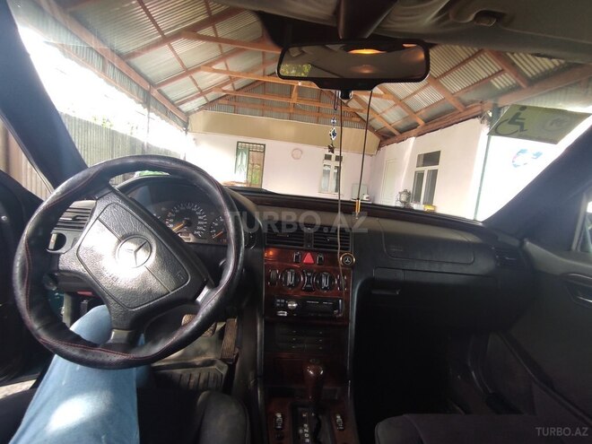 Mercedes C 220 1995, 686,825 km - 2.2 l - Beyləqan