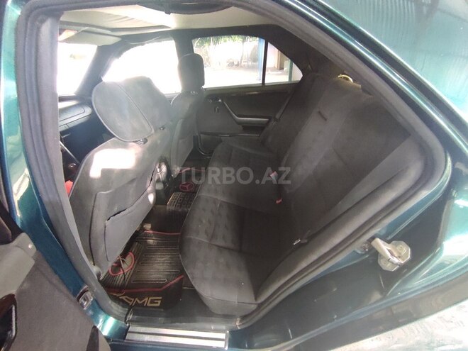 Mercedes C 220 1995, 686,825 km - 2.2 l - Beyləqan
