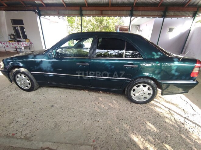 Mercedes C 220 1995, 686,825 km - 2.2 l - Beyləqan