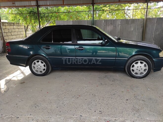 Mercedes C 220 1995, 686,825 km - 2.2 l - Beyləqan