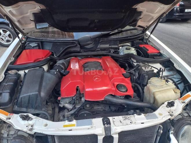 Mercedes E 320 2001, 333,000 km - 3.2 l - Bakı