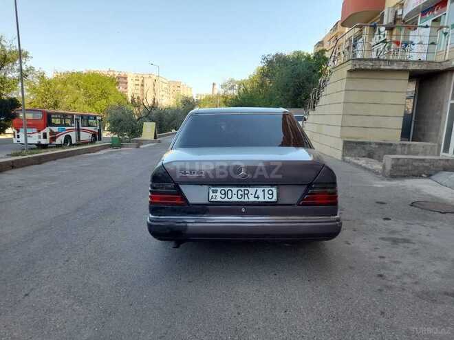 Mercedes E 250 1994, 323,111 km - 2.5 l - Bakı