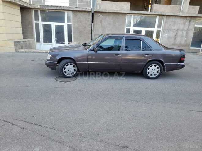 Mercedes E 250 1994, 323,111 km - 2.5 l - Bakı