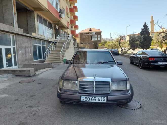 Mercedes E 250 1994, 323,111 km - 2.5 l - Bakı