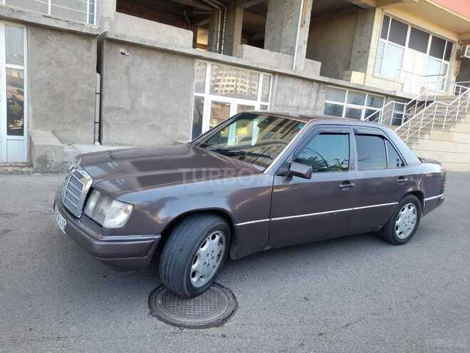 Mercedes E 250 1994, 323,111 km - 2.5 l - Bakı