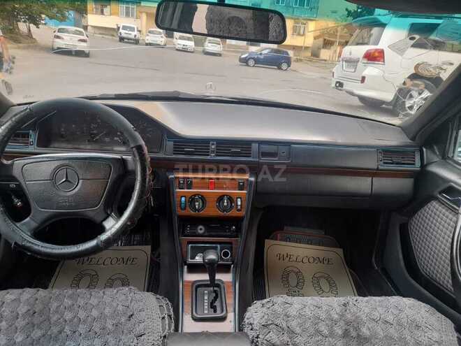 Mercedes E 250 1994, 323,111 km - 2.5 l - Bakı