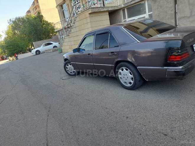 Mercedes E 250 1994, 323,111 km - 2.5 l - Bakı