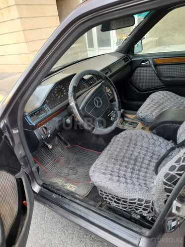 Mercedes E 250 1994, 323,111 km - 2.5 l - Bakı