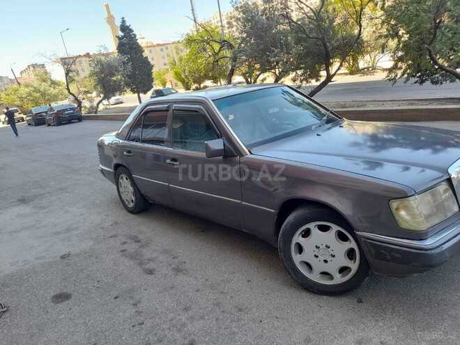 Mercedes E 250 1994, 323,111 km - 2.5 l - Bakı