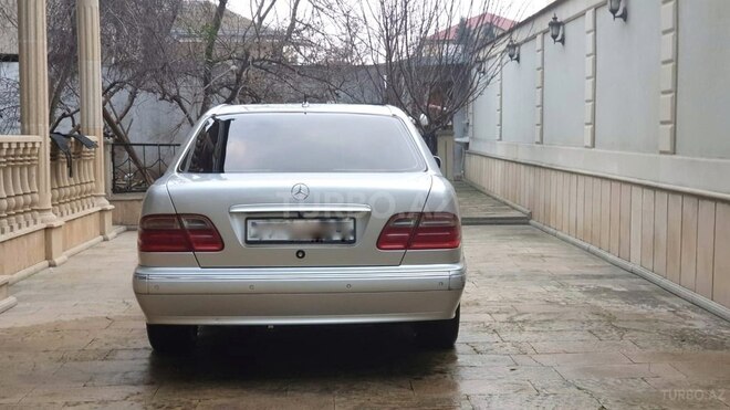 Mercedes E 240 2001, 511,027 km - 2.4 л - Sumqayıt