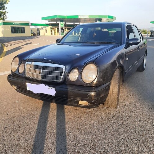 Mercedes E 220 1998, 345,000 km - 2.2 l - Tovuz