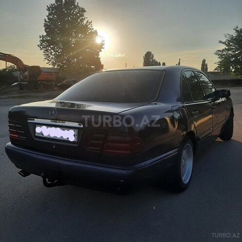 Mercedes E 220 1998, 345,000 km - 2.2 l - Tovuz
