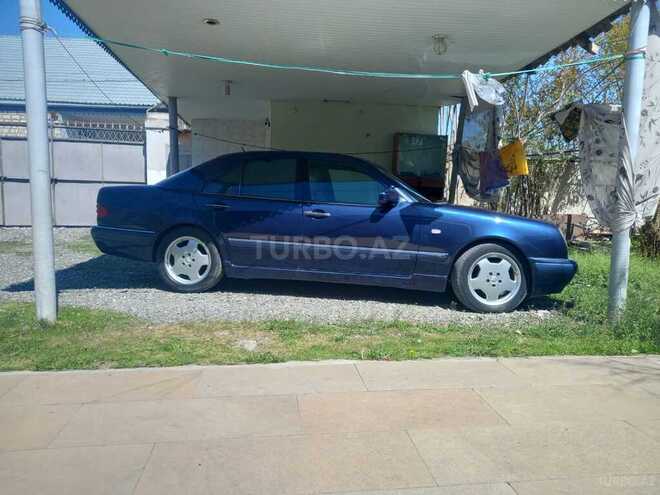 Mercedes E 240 1998, 303,335 km - 2.4 l - Bakı