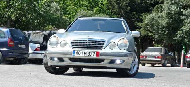 Mercedes E 270 2001, 270,000 km - 2.7 l - Bakı