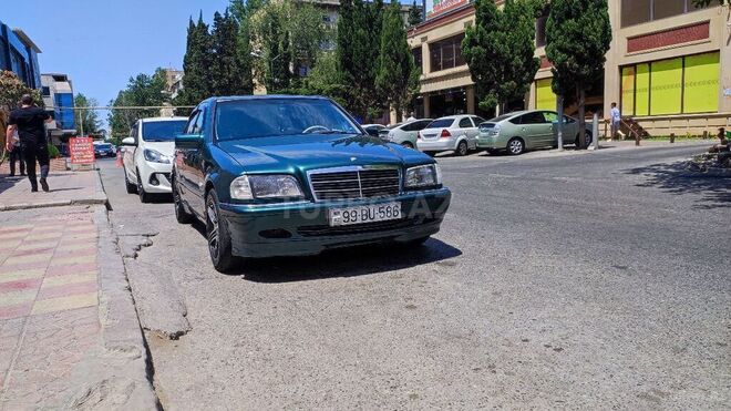 Mercedes C 240 1998, 271,906 km - 2.4 l - Bakı