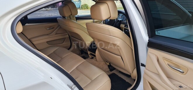 BMW 520 2012, 260,000 km - 2.0 l - Gəncə