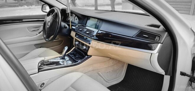 BMW 520 2012, 260,000 km - 2.0 l - Gəncə