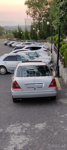 Mercedes C 180 1995, 325,000 km - 1.8 l - Qəbələ