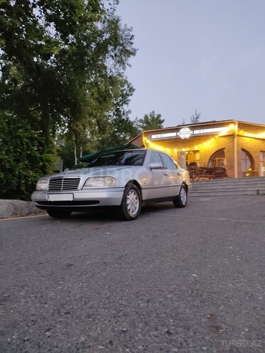 Mercedes C 180 1995, 325,000 km - 1.8 l - Qəbələ