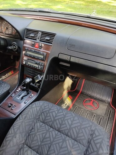 Mercedes C 180 1995, 325,000 km - 1.8 l - Qəbələ