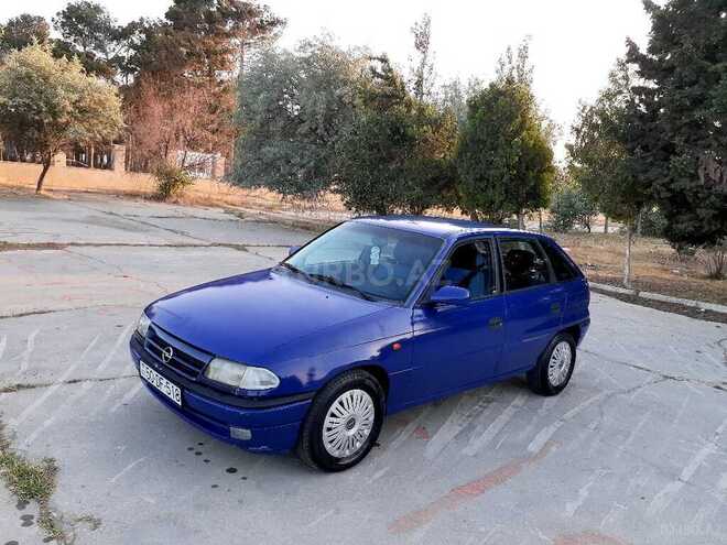Opel Astra 1998, 215,000 km - 1.8 l - Sumqayıt