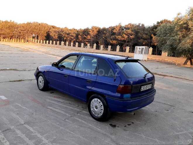Opel Astra 1998, 215,000 km - 1.8 l - Sumqayıt