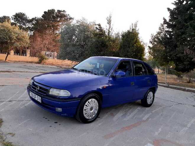Opel Astra 1998, 215,000 km - 1.8 l - Sumqayıt