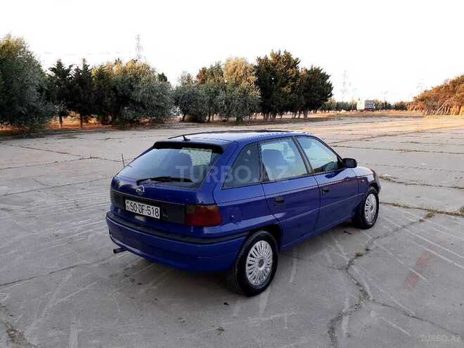 Opel Astra 1998, 215,000 km - 1.8 l - Sumqayıt