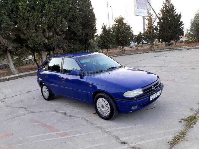 Opel Astra 1998, 215,000 km - 1.8 l - Sumqayıt