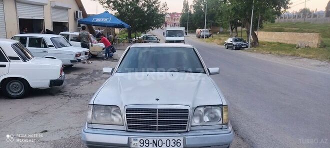 Mercedes E 200 1993, 260,000 km - 2.0 l - Şamaxı